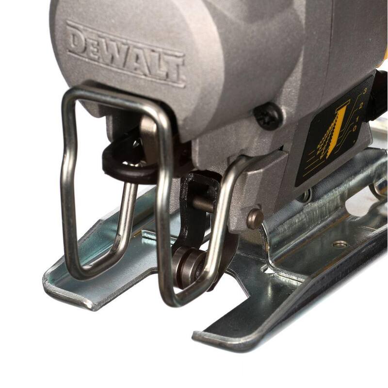 Sierra de calar con cable DEWALT de 5.5 amperes y velocidad variable con estuche - DW317K