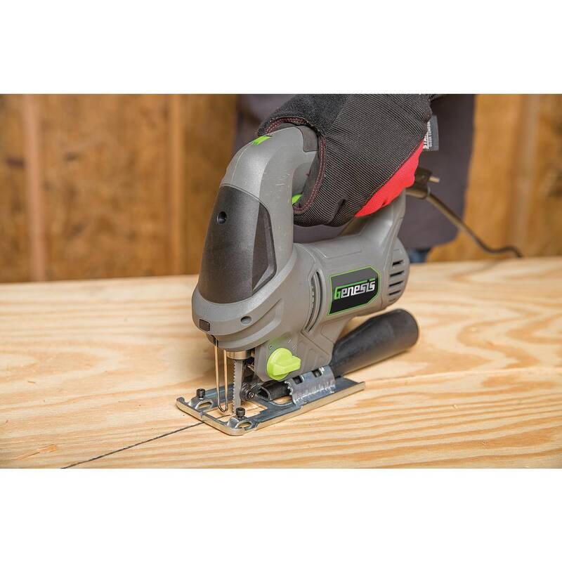 Si el producto fuera de la marca "Genesis", el título traducido sería: Sierra de calar Genesis 5.0 amperes con velocidad variable, cambio rápido, órbita de 4 posiciones, base ajustable, guía de corte y hojas de sierra - GJS500