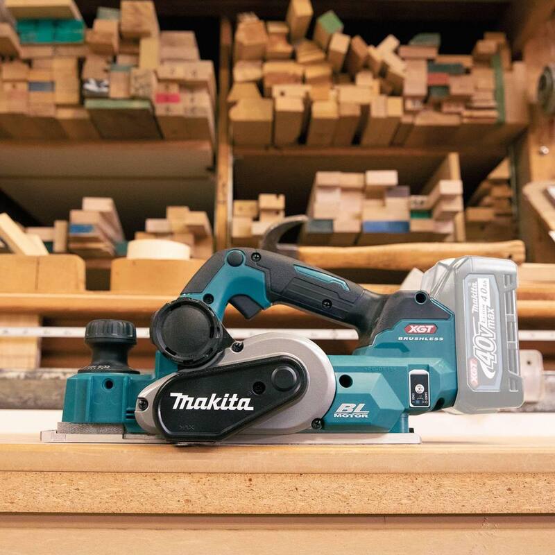 Cepillo inalámbrico sin escobillas Makita XGT de 40 voltios de 3-1/4 pulgadas (Herramienta solamente) - GPK01Z