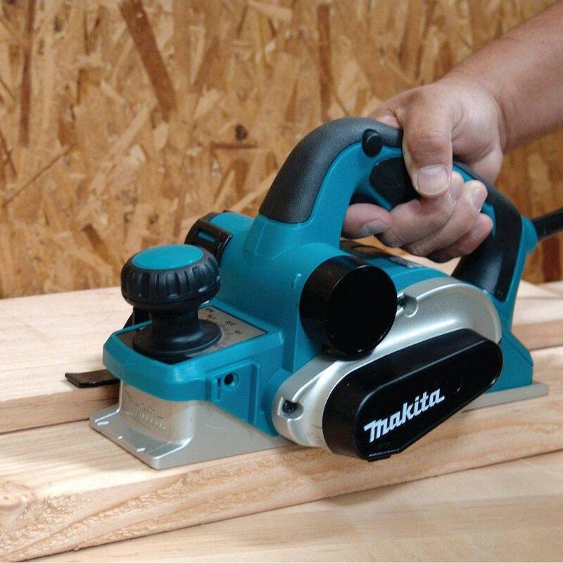 Cepillo eléctrico de 3-1/4 pulgadas de Makita - KP0810