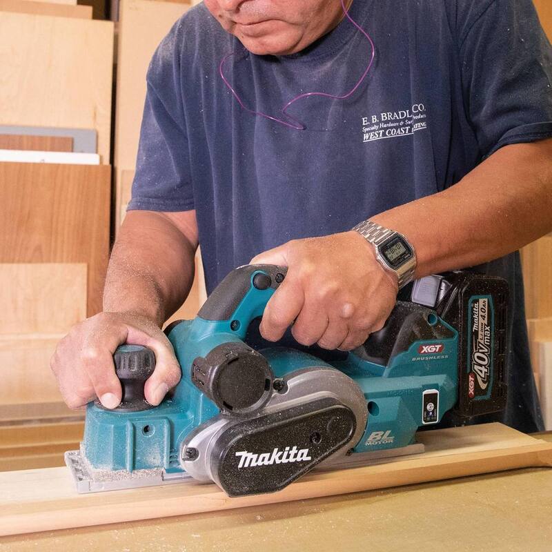 Kit de cepillo inalámbrico sin escobillas Makita 40-Volt XGT de 3-1/4 pulgadas, capaz de AWS (4.0Ah) - GPK01M1