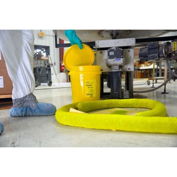 Spilfyter Spill Kit, 4 gal Volume Absorbed per Kit, 5 gal Capacity, Bucket, Yellow, 11 - 205304