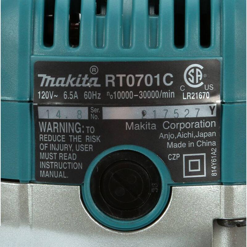 Enrutador compacto con base fija de velocidad variable de 1-1/4 HP y 6.5 amperes de Makita con liberación rápida - RT0701C