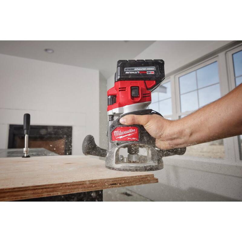 Enrutador inalámbrico de 1/2 pulgadas sin escobillas Milwaukee M18 FUEL 18V de ion de litio con batería de alto rendimiento XC 8.0 Ah - 2838-20-48-11-1880