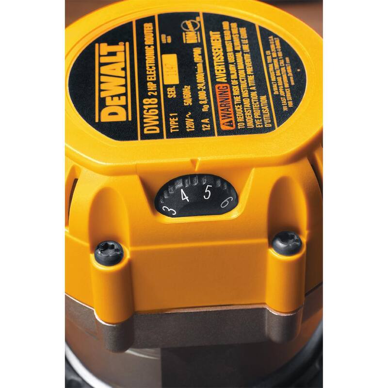 Kit de enrutador con base fija y de inmersión DEWALT de 12 amperes y 2-1/4 caballos de fuerza - DW618PKB