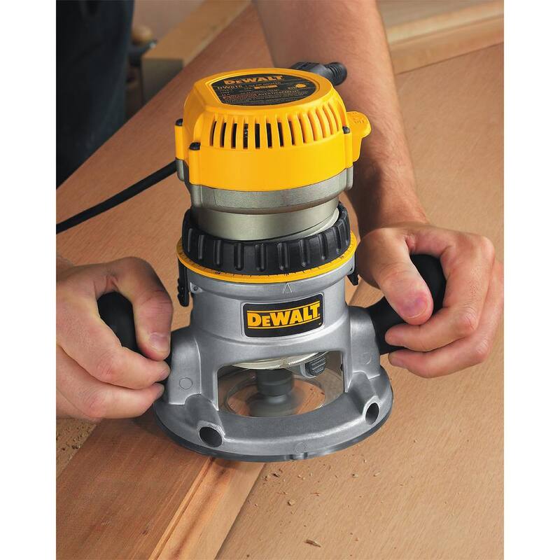 Kit de enrutador con base fija y de inmersión DEWALT de 12 amperes y 2-1/4 caballos de fuerza - DW618PKB
