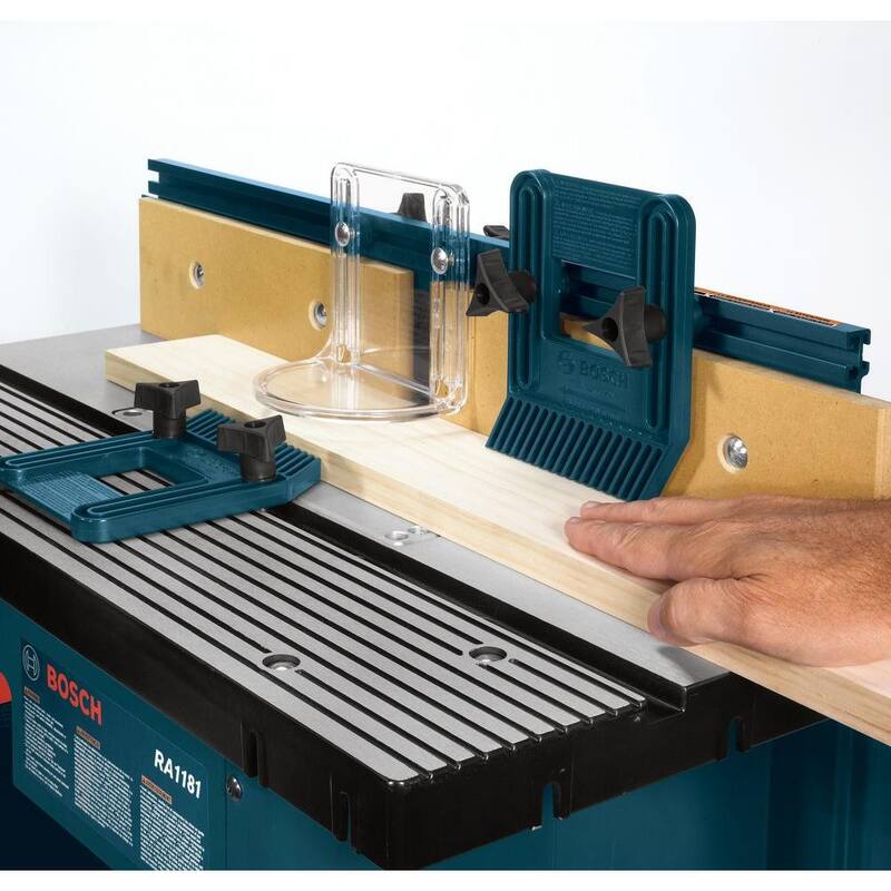 Kit de enrutador de base fija y sumergible de velocidad variable de 12 amperios y 2-1/4 HP de Bosch con bono de mesa de enrutador de banco con cable de 15 amperios - 1617EVSPKRA1181