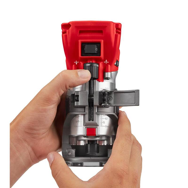 Enrutador compacto inalámbrico Milwaukee M18 FUEL de 18V de iones de litio sin escobillas con base de inmersión para enrutador compacto - 2723-20-48-10-5601.