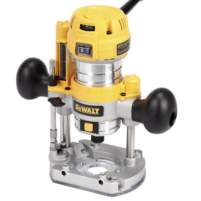 Enrutador Compacto DEWALT de 7 amperes con cable de 1-1/4 caballos de fuerza con base de inmersión y bolsa - DWP611PK