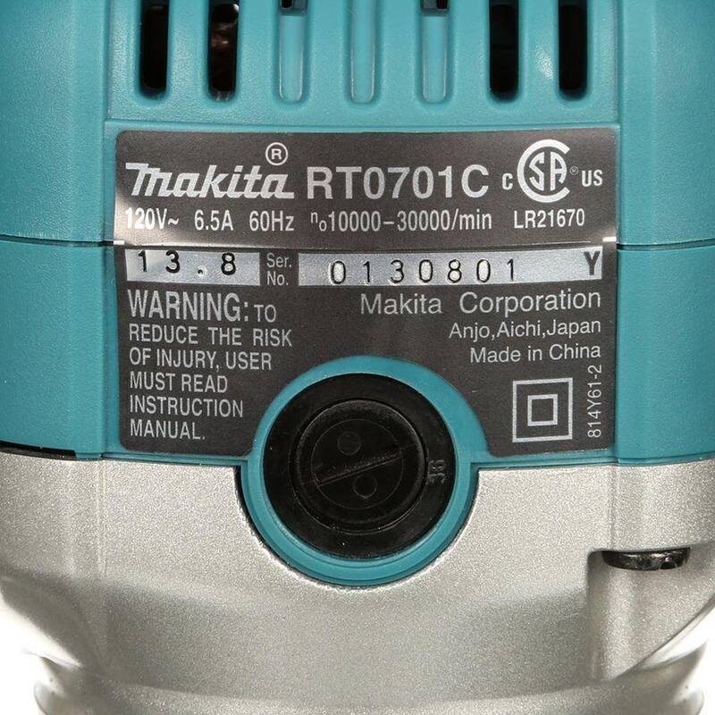 Enrutador compacto con cable de velocidad variable de 6.5 amperios y 1-1/4 HP de Makita con 3 bases (Base de inmersión, Base de inclinación y Base de compensación) - RT0701CX3