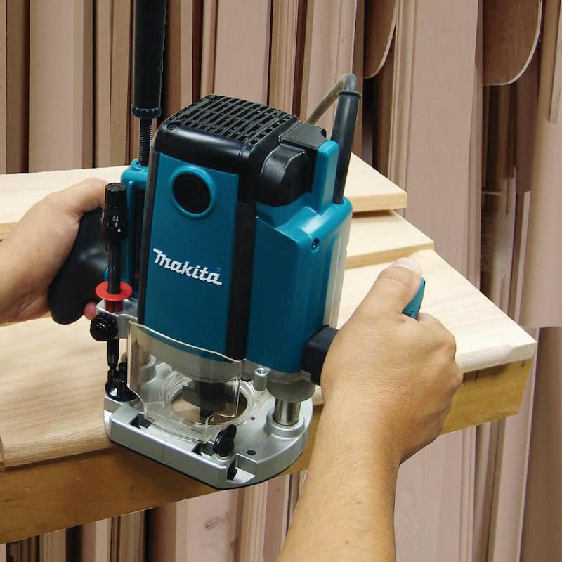 Enrutador de inmersión con cable de 15 amperes y 3-1/4 HP - RP1800 de Makita