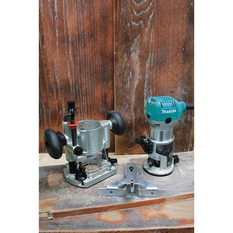 Kit de enrutador compacto con base de inmersión con cable de 6.5 amperios y 1-1/4 HP de velocidad variable de Makita, con casquillo, base, guía recta, (2) llaves - RT0701CX7
