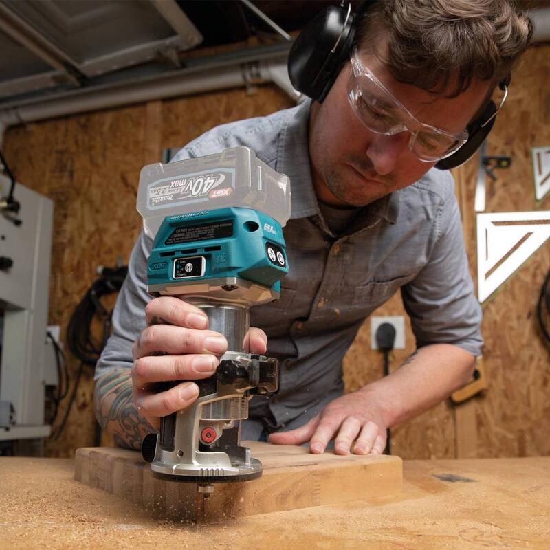 Enrutador compacto inalámbrico sin escobillas Makita 40V max XGT (Herramienta solamente) - GTR01Z