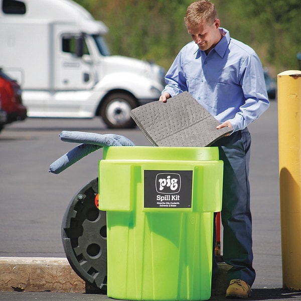 Pig Spill Kit, 39 gal Volume Absorbed per Kit, 65 gal Capacity, Drum, Green, 136 - KIT263