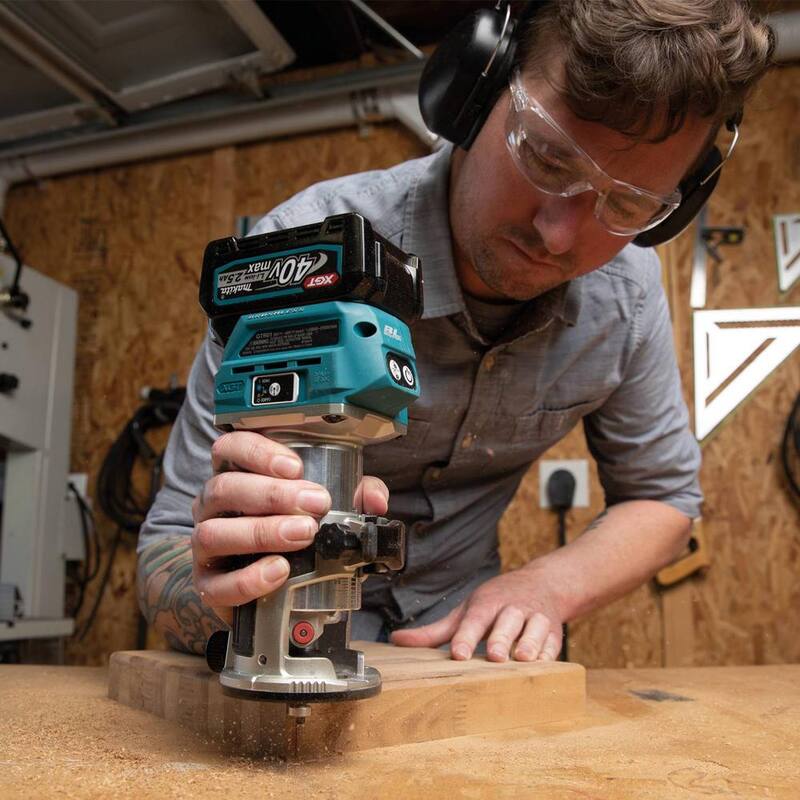 Kit de enrutador compacto inalámbrico sin escobillas Makita 40V max XGT, 2.5Ah - GTR01D1