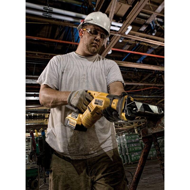 enrutador sin cable y sierra reciproca compacta de 20V MAX XR de DEWALT con tecnología de iones de litio (solo herramientas) - DCW600BW387