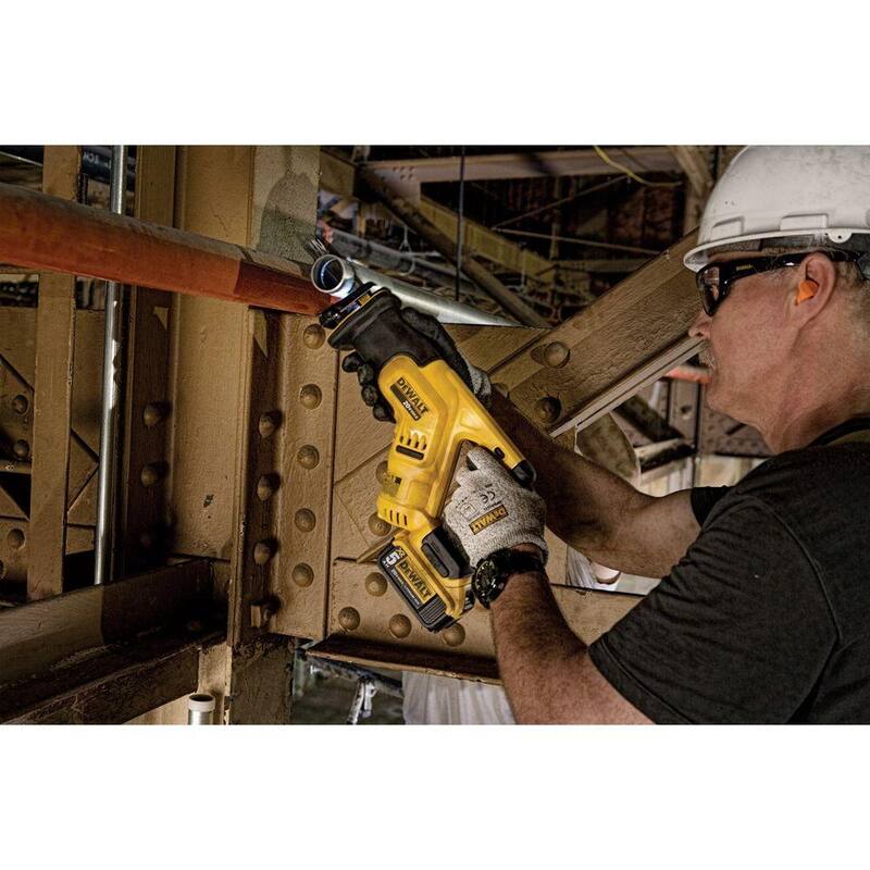 enrutador sin cable y sierra reciproca compacta de 20V MAX XR de DEWALT con tecnología de iones de litio (solo herramientas) - DCW600BW387