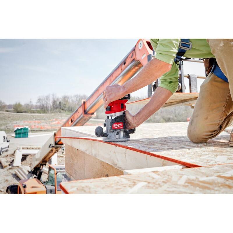 Milwaukee M18 FUEL 18-Volt Lithium-Ion Inalámbrico sin escobillas 1/2 pulg. Kit de base de inmersión para router con base de inmersión adicional - 2838-21-48-10-2838