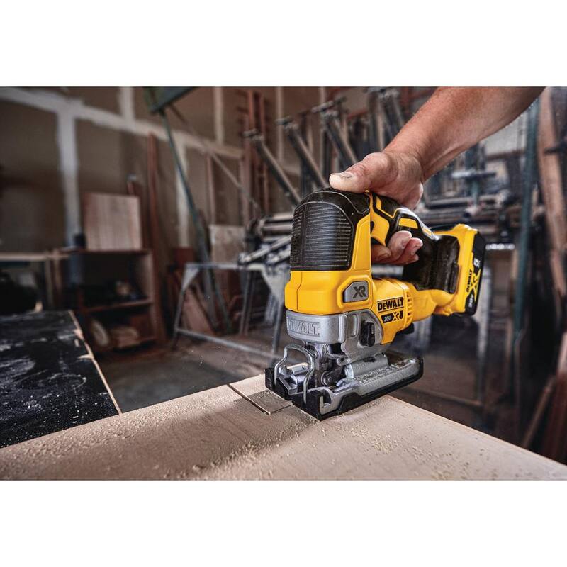 Enrutador sin cable DEWALT 20V MAX de iones de litio sin escobillas, sierra de calar sin escobillas de 20V y (1) batería de 20V 4.0Ah - DCW600BW334240
