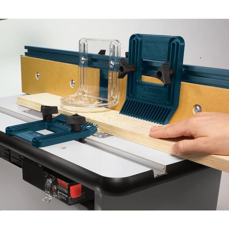 Mesa de enrutador de estilo gabinete con parte superior laminada de MDF de 25-1/2 in. x 15-7/8 in. con 2 puertos de recolección de polvo - RA1171 de Bosch