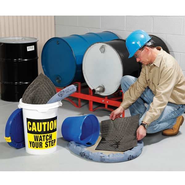 Pig Spill Kit, 4 gal Volume Absorbed per Kit, 6 1/2 gal Capacity, Bucket, White, 15 - KIT213