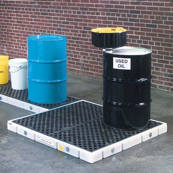 Pig PIG Heavy-Duty Poly Modular Spill Deck 54.5" L x 54.5" W x 4.25" H - PAK466