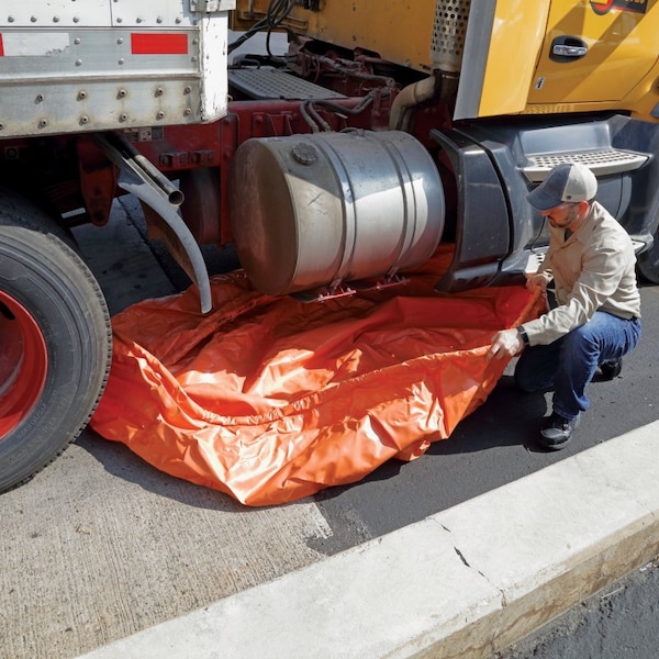 Pig PIG Portable Spill Containment Pool Orange ext. dia. 7.08' x 1.67' H - PAK971-OR