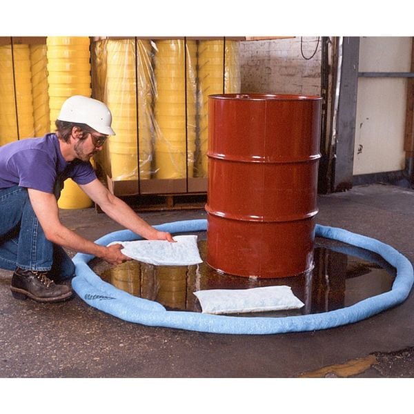 Spilfyter Spill Kit, 4 gal Volume Absorbed per Kit, 5 gal Capacity, Bucket, Blue, 10 - 305304
