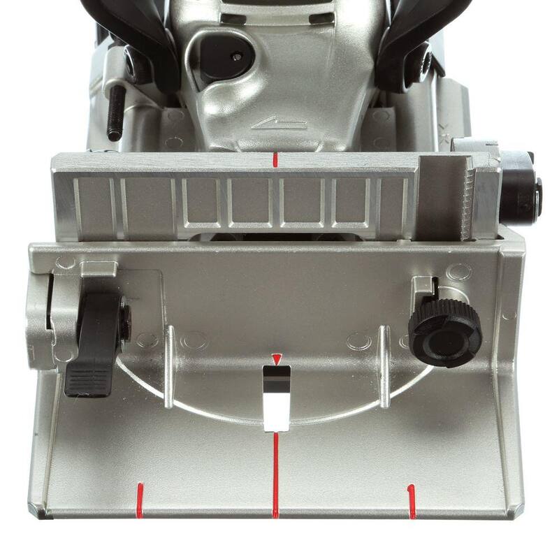 Unión por placa con cable de 6 amperios de Makita con bolsa de polvo y estuche de herramientas - PJ7000