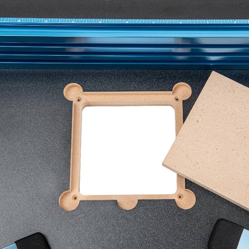 Mesa para taladro de 14 in. x 24 in. POWETEC con sistema de cerco completo de aluminio Multi T-Track para trabajo en madera profesional - 71539.