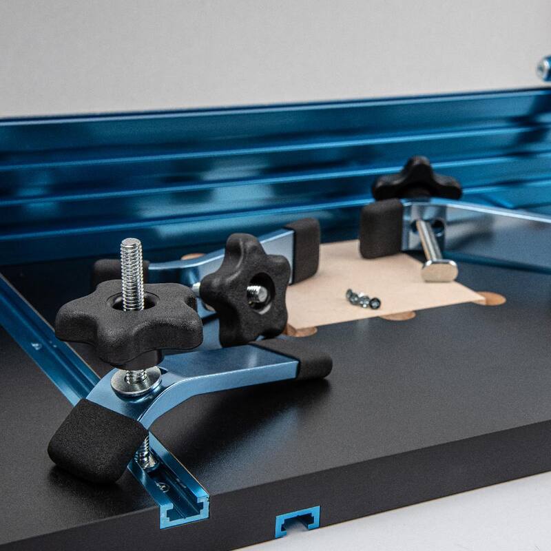 Mesa para taladro de 14 in. x 24 in. POWETEC con sistema de cerco completo de aluminio Multi T-Track para trabajo en madera profesional - 71539.