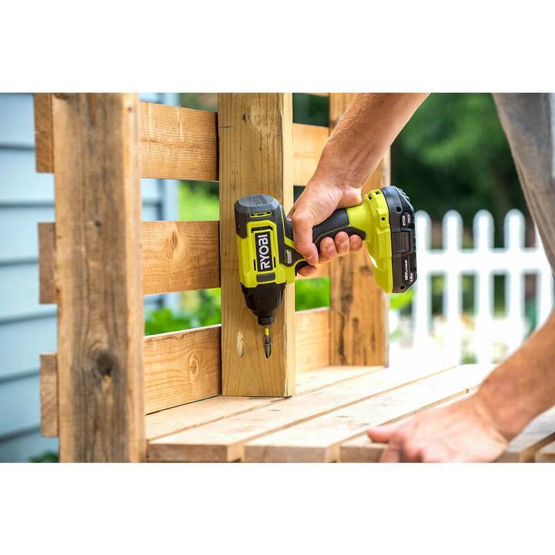 RYOBI ONE+ Kit Combo Inalámbrico de 2 Herramientas de 18V con Taladro/Atornillador, Impact Driver, (2) Baterías de 1.5 Ah, Cargador y Juego de 70 Piezas - PCL1200K2-AR2040