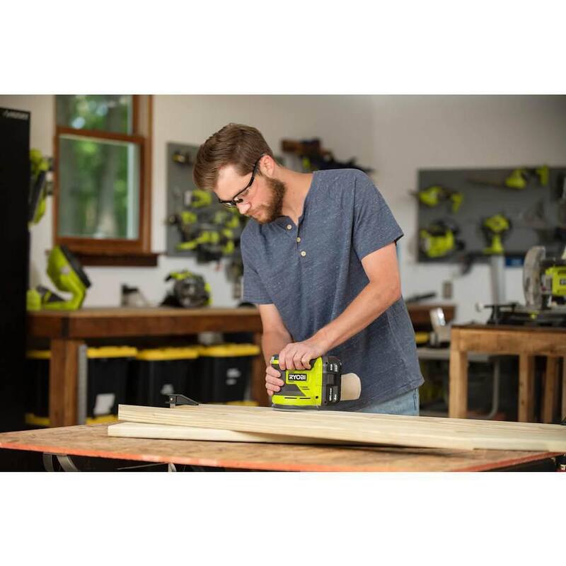 Conjunto combinado inalámbrico de 2 herramientas RYOBI ONE+ de 18V con lijadora orbital aleatoria y lijadora de acabados Corner Cat (Sólo herramientas) - PCL406B-PCL416B