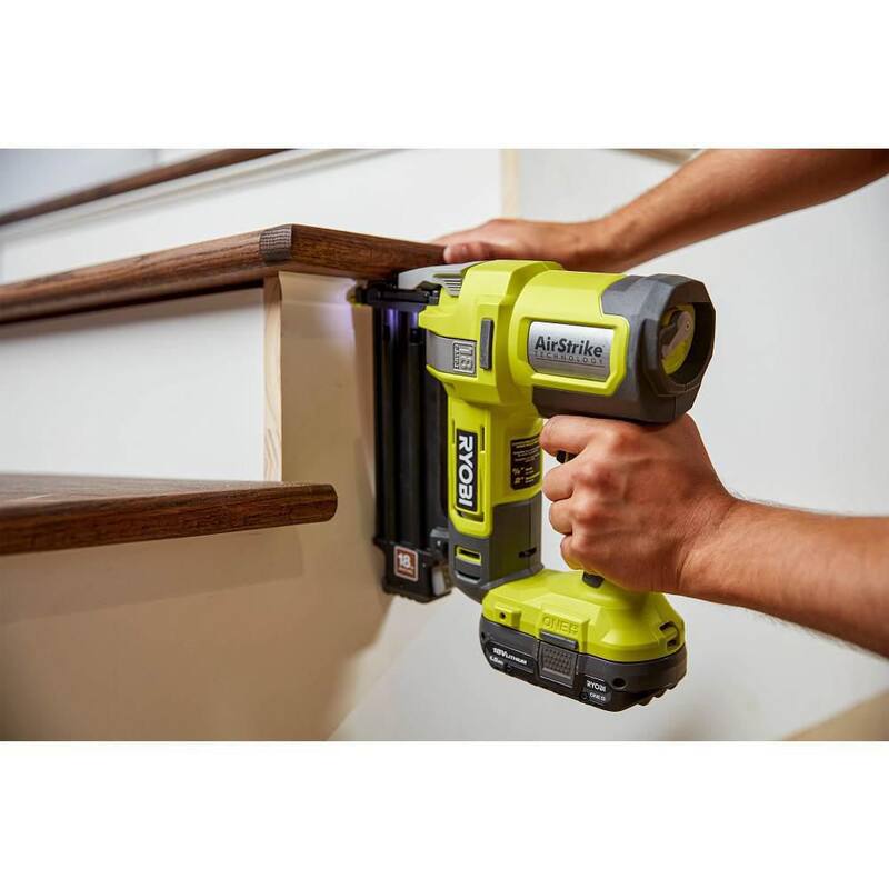 RYOBI ONE+ 18V Cordless 2-Tool Combo Kit with 7-1/4 in. Compound Miter Saw and AirStrike 18-Gauge Brad Nailer (Herramientas solamente) - P553-P321