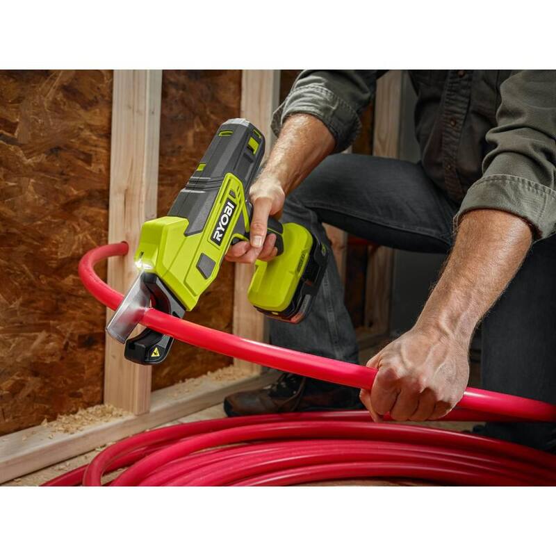 Sierra de banda portátil inalámbrica de 18V ONE+ de RYOBI y cortador de PVC y PEX (solo herramientas) - P590-P593