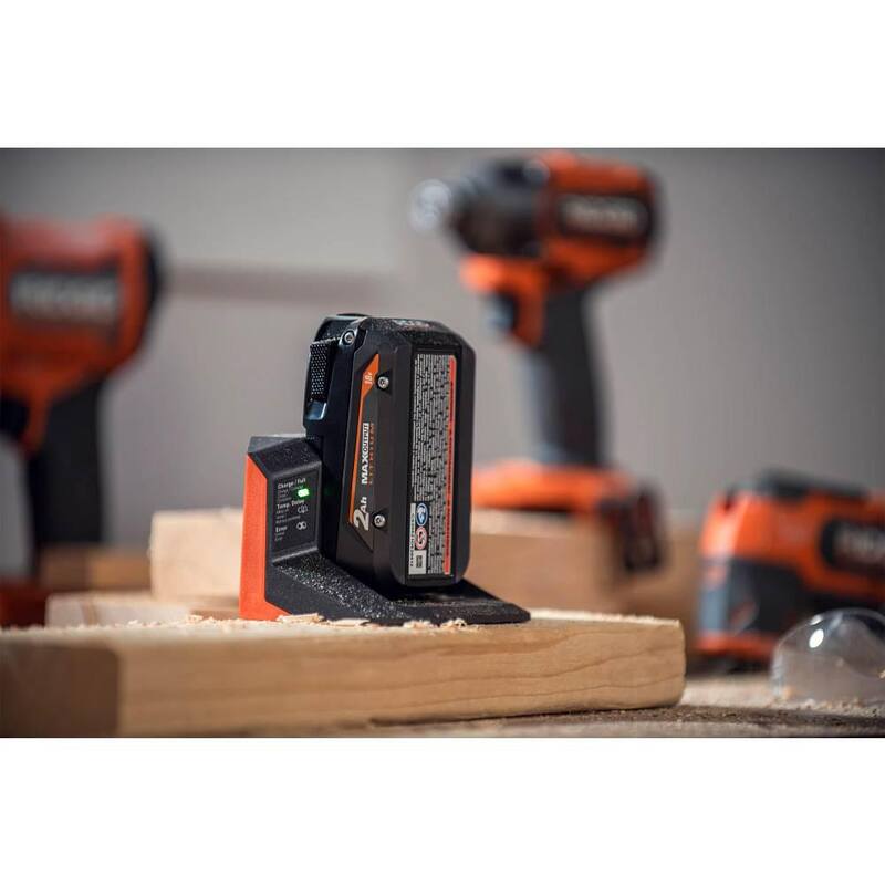 Kit combo inalámbrico RIDGID 18V sin escobillas con taladro percutor, controlador de impacto, baterías, cargador, bolsa y (2) baterías de salida máxima de 18V - R9208-AC840040P