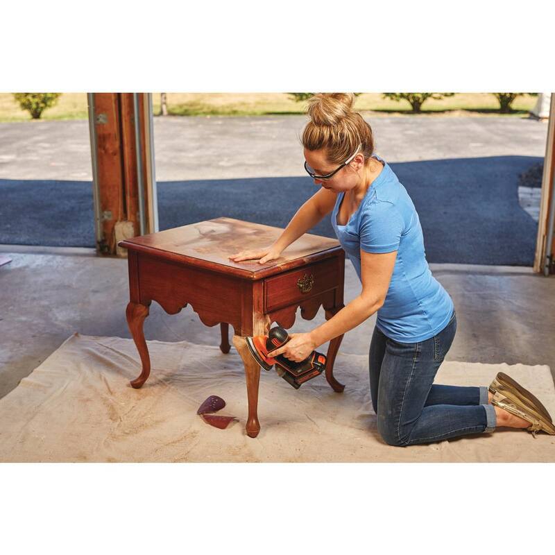 Kit de combinación con 4 herramientas inalámbricas de 20V Max de iones de litio de BLACK+DECKER con (2) baterías de 1.5Ah y cargador - BD4KITCDCMSL