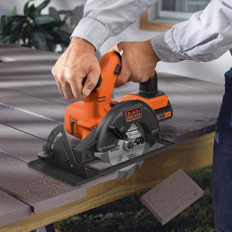 Kit de combinación con 4 herramientas inalámbricas de 20V Max de iones de litio de BLACK+DECKER con (2) baterías de 1.5Ah y cargador - BD4KITCDCMSL
