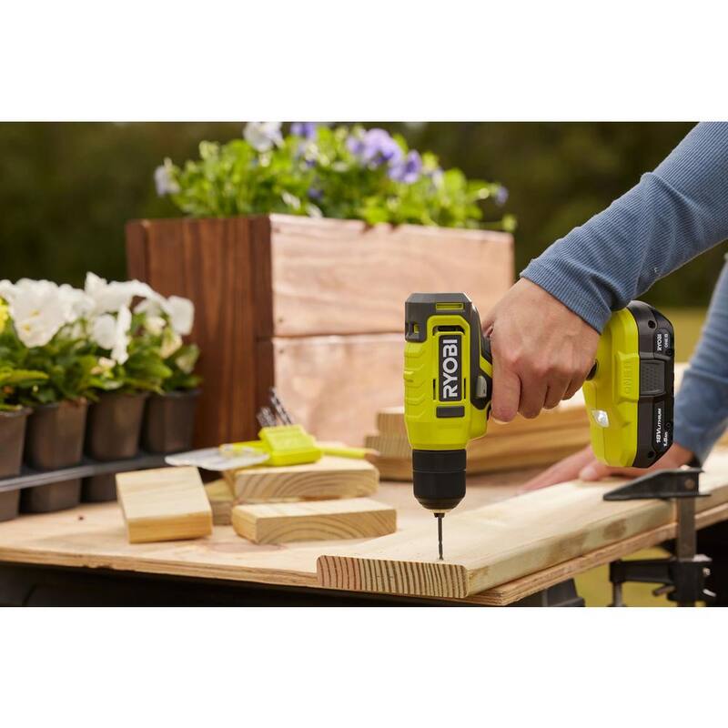 RYOBI ONE+ 18V Kit de Propietario para el Hogar con Taladro/Destornillador de 3/8 pulgadas, Batería de 1.5 Ah, Cargador y Batería de 2.0 Ah - PCL1113K1-PBP006
