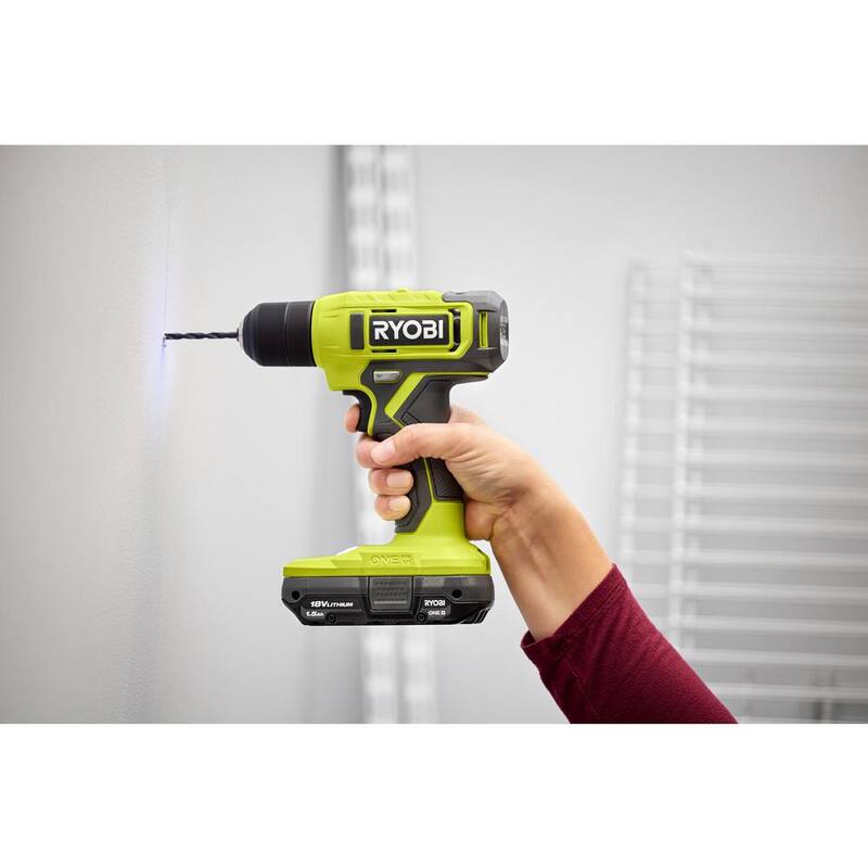 RYOBI ONE+ 18V Kit de Propietario para el Hogar con Taladro/Destornillador de 3/8 pulgadas, Batería de 1.5 Ah, Cargador y Batería de 2.0 Ah - PCL1113K1-PBP006