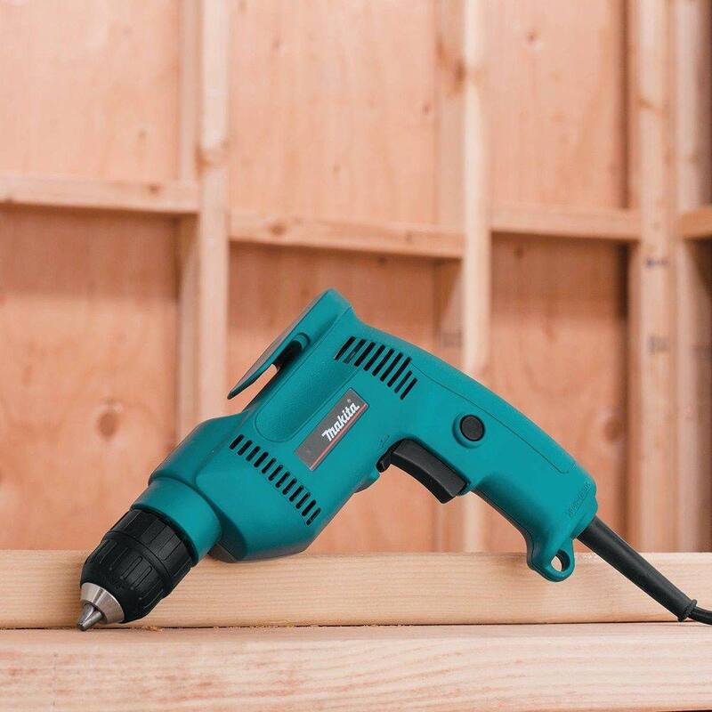 Broca eléctrica de velocidad variable de 3/8 pulg. con llave y estuche rígido - 6408K de Makita de 4.9 amperios y bajo nivel de ruido (79dB)