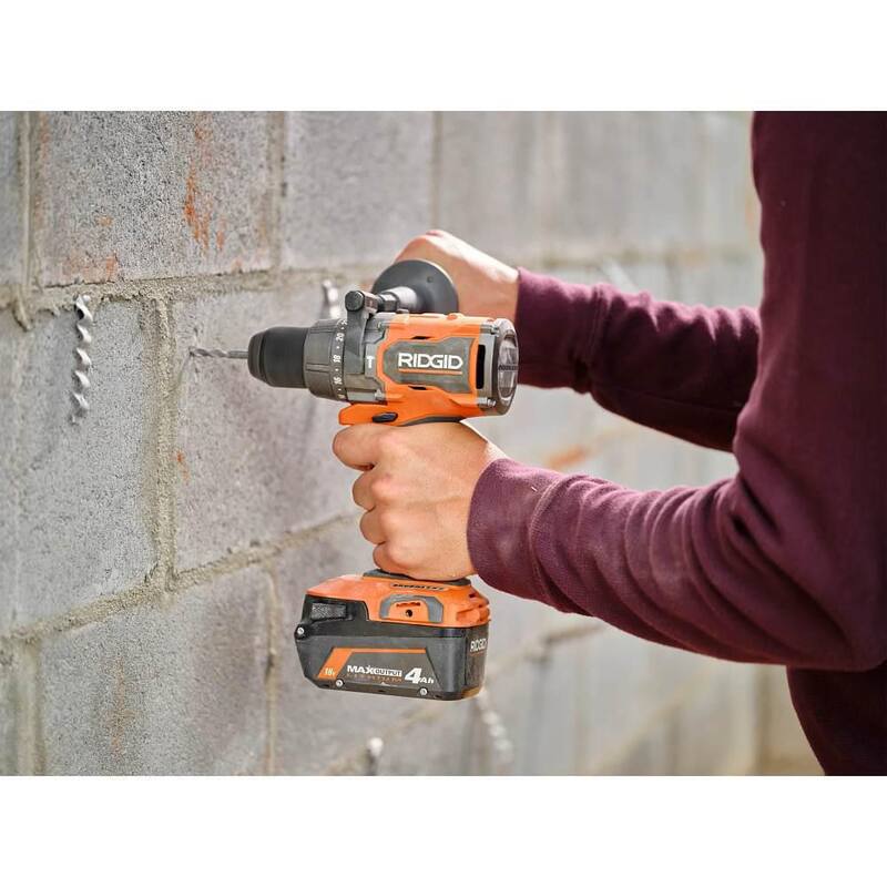 Taladro/taladradora Martillo/atornillador sin carbones de 18V RIDGID 1/2 in con alto torque con Batería de iones de litio de 4.0 Ah GRATIS - R861152B-AC87004