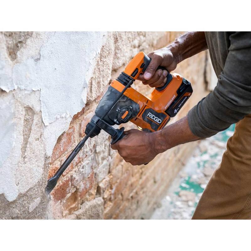 Martillo rotativo sin escobillas RIDGID de 18V con 1 pulgada SDS-Plus y batería de iones de litio de 18V 4.0 Ah - R86712B-AC87004