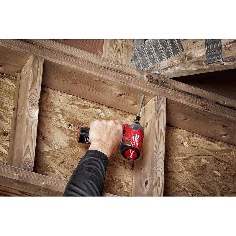 Milwaukee M12 FUEL SURGE 12V Kit de destornillador de impacto inalámbrico compacto sin escobillas de litio de 1/4 de pulgada con radio y (4) baterías - 2551-22-2951-20-48-11-2420X2