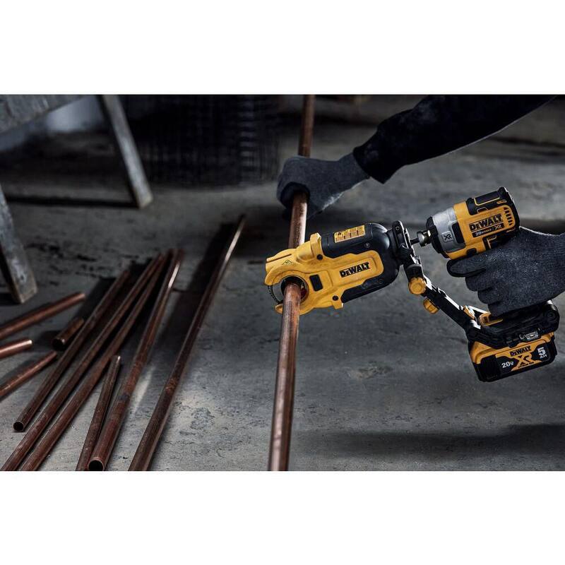 DEWALT ATOMIC 20V MAX Juego de destornillador de impacto sin escobillas de 1/4 de pulgada inalámbrico de iones de litio y cortador de tubos de cobre con batería de 5Ah - DCF850P1WACPRIR