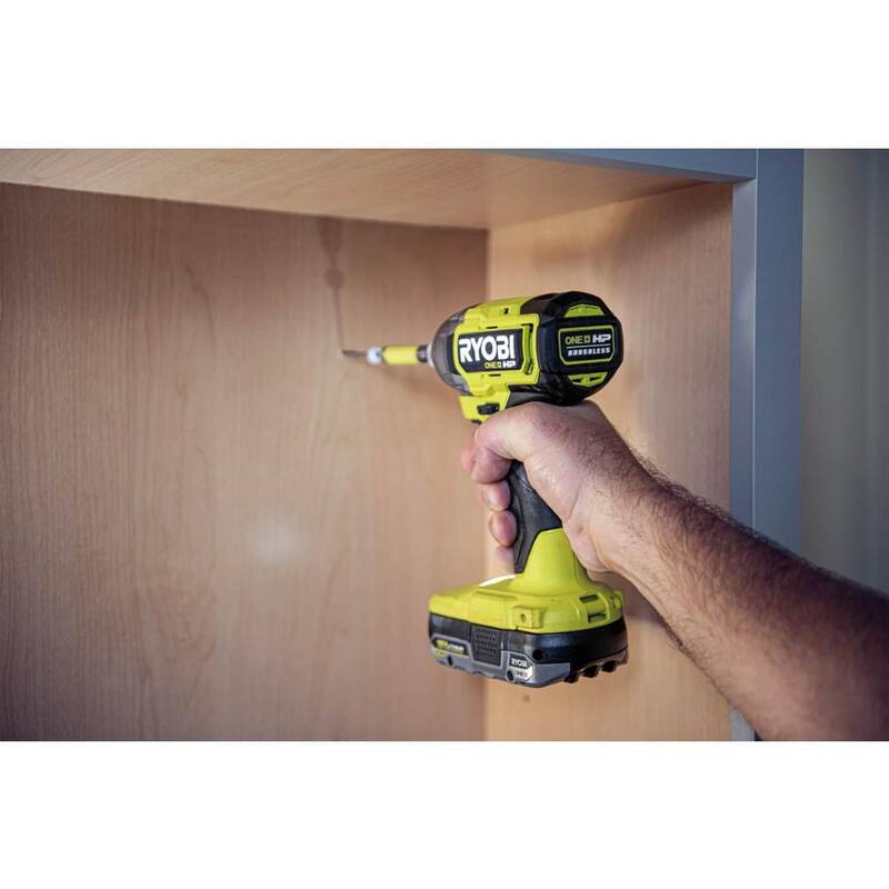 RYOBI ONE+ HP 18V Brushless Cordless 1/4 in. Impact Driver con Batería de 2.0 Ah y Cargador - PBLID01B-PSK005