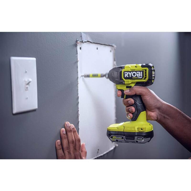 RYOBI ONE+ HP 18V Brushless Cordless 1/4 in. Impact Driver con Batería de 2.0 Ah y Cargador - PBLID01B-PSK005