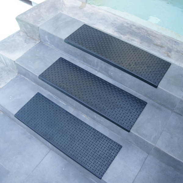 Rubber-Cal "Diamond-Plate" Non-Slip Rubber Tread Stair Mats (6 Pack), Black - 10-104-010-6PK