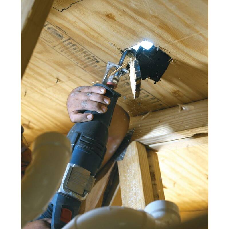 Si no tomas en cuenta la marca del producto, el título traducido sería: Sierra reciprocante compacta con cable de 12 amperios y velocidad variable de 1 pulgada de Bosch con hoja de sierra multiusos y estuche de transporte - RS325.