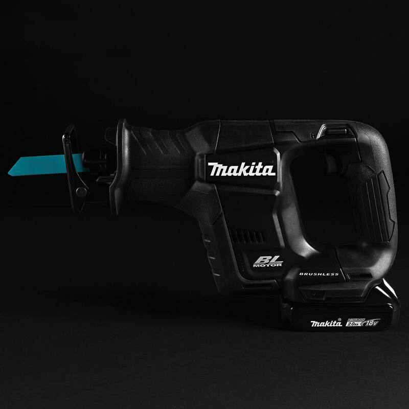 Kit de sierra de sable inalámbrica Makita 18V LXT Sub-Compact de iones de litio sin escobillas (2.0 Ah) con hoja de sierra para corte de madera de 6 pulgadas (paquete de 5) - XRJ07R1B-723058